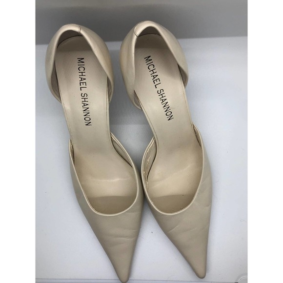 Shoes - White Pointy Toe Heels from Michael Shannon in Size 8 Perfect wedding bride shoe